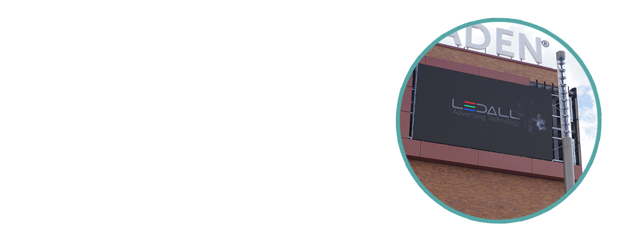 Videowall geneigt bessere Bildeigenschaften bei dirkter Sonneneinstrahlung durch Neigung der Videowall